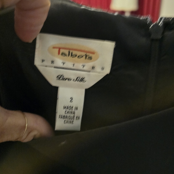 Like new- Talbots Petite 100% silk classic sheath style dress. - Picture 4 of 5